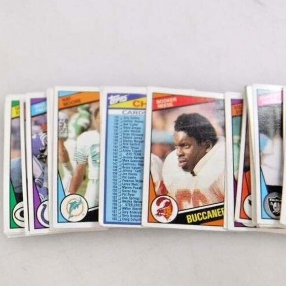 LOT OF 50 VINTAGE 1984 TOPPS CHEWING GUM NFL SPORT CARDS - 1984 NFL TOPPS CARDS - Picture 4 of 4